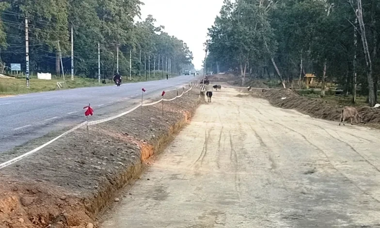 नारायणगढ–बुटवल सडक धमाधम कालोपत्र