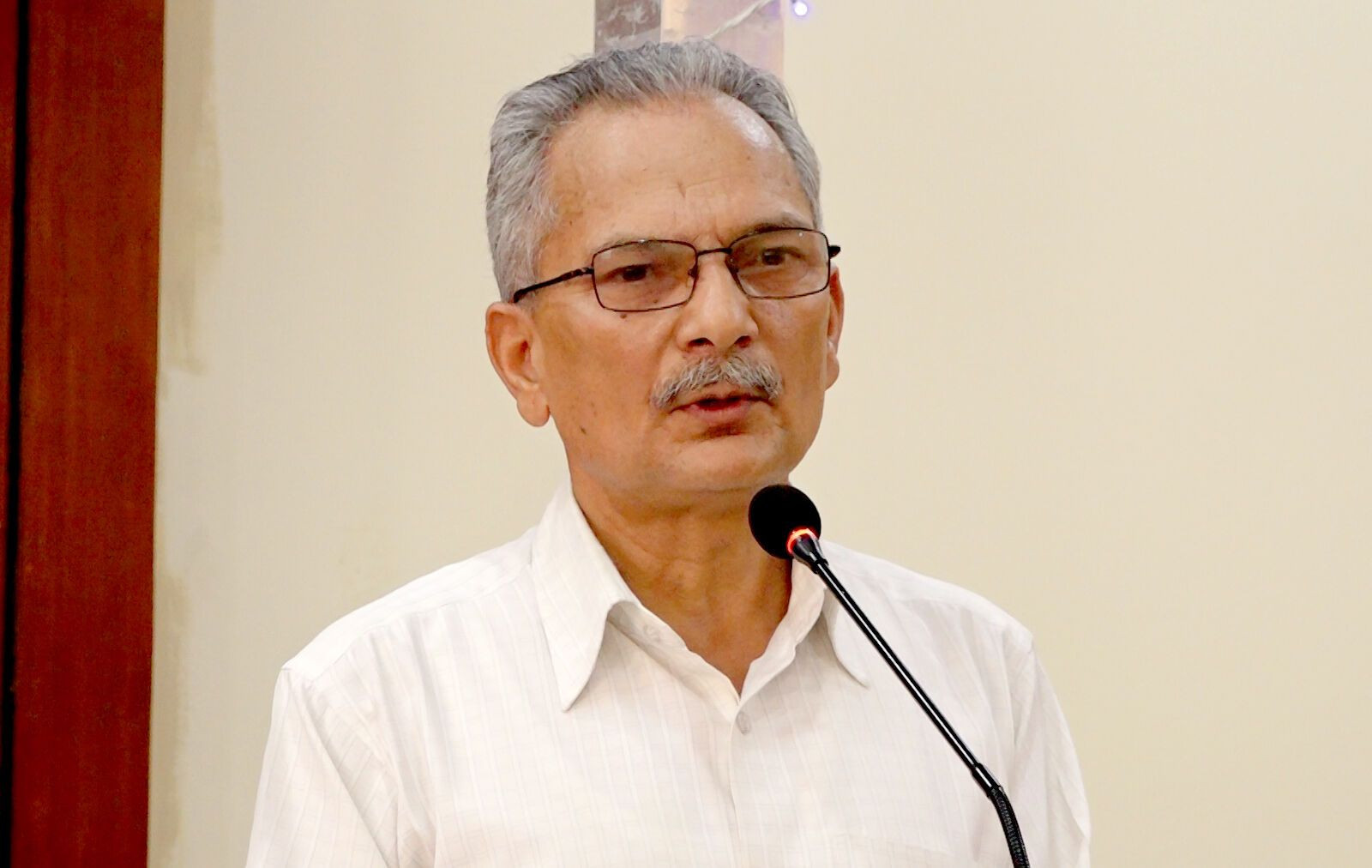 प्रचण्डविरुद्ध मुद्दा हालेर देशलाई फसाउने षडयन्त्र भएको डा. बाबुराम भट्टराईको दावी