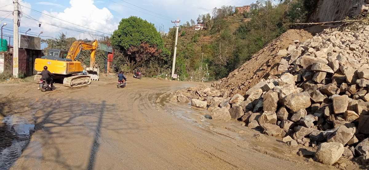 धुलिखेल–खावा सडकःनिर्माण कम्पनीविरुद्ध जाहेरी, ठेक्का रद्दको सिफारिस