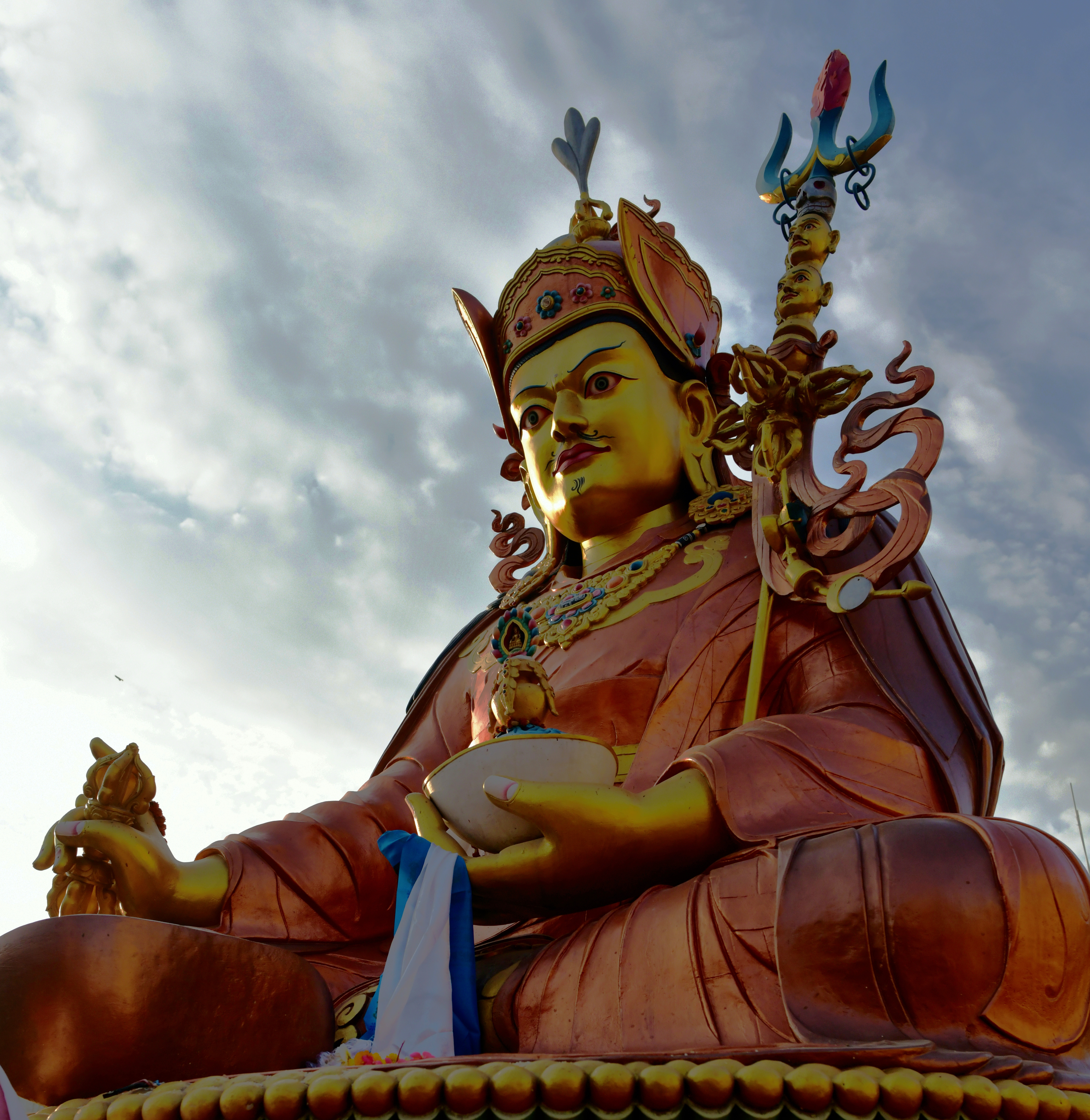 ‘गुरु पद्मसंभव’को मूर्ति प्रतिस्थापन