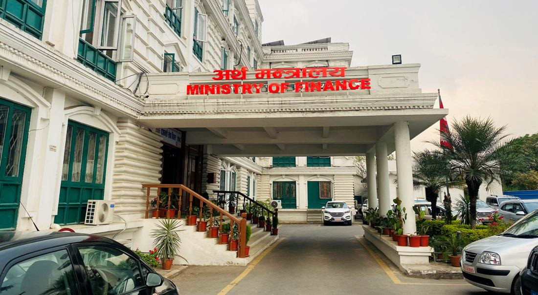सरकारको दुई महिनाको प्राप्ति १६३ अर्ब, खर्च १३४ अर्ब, विकास खर्च ५८६ करोड मात्र
