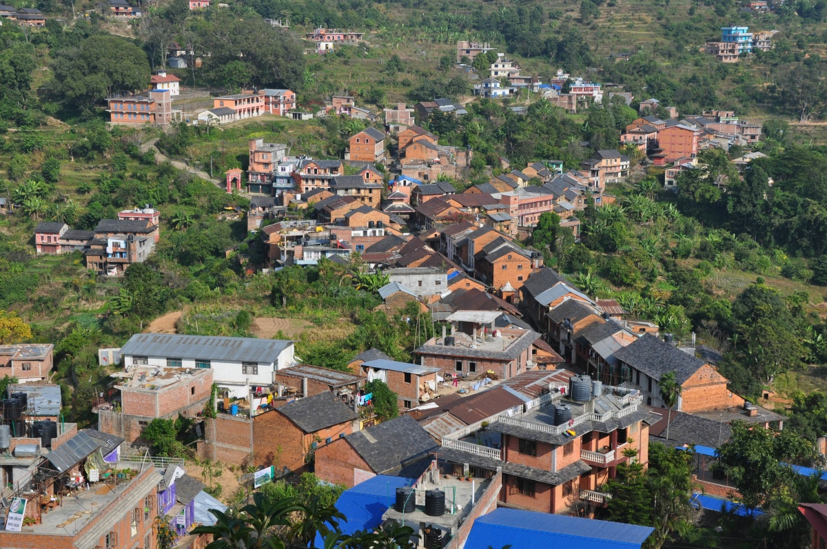 ‘सडकमा खाऔँ, सडकमै रमाऔं’